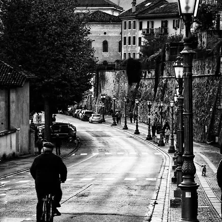 A Casa Di Checco Bed & Breakfast 4*